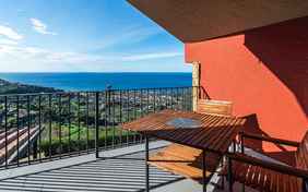 Die sonnendurchflutete Terrasse von Il Nido.